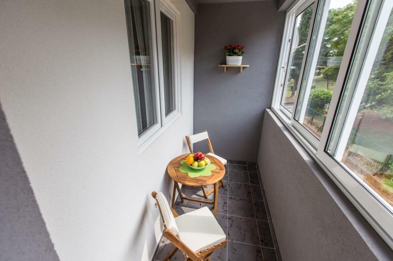 Apartment Amelia Pula Exterior photo