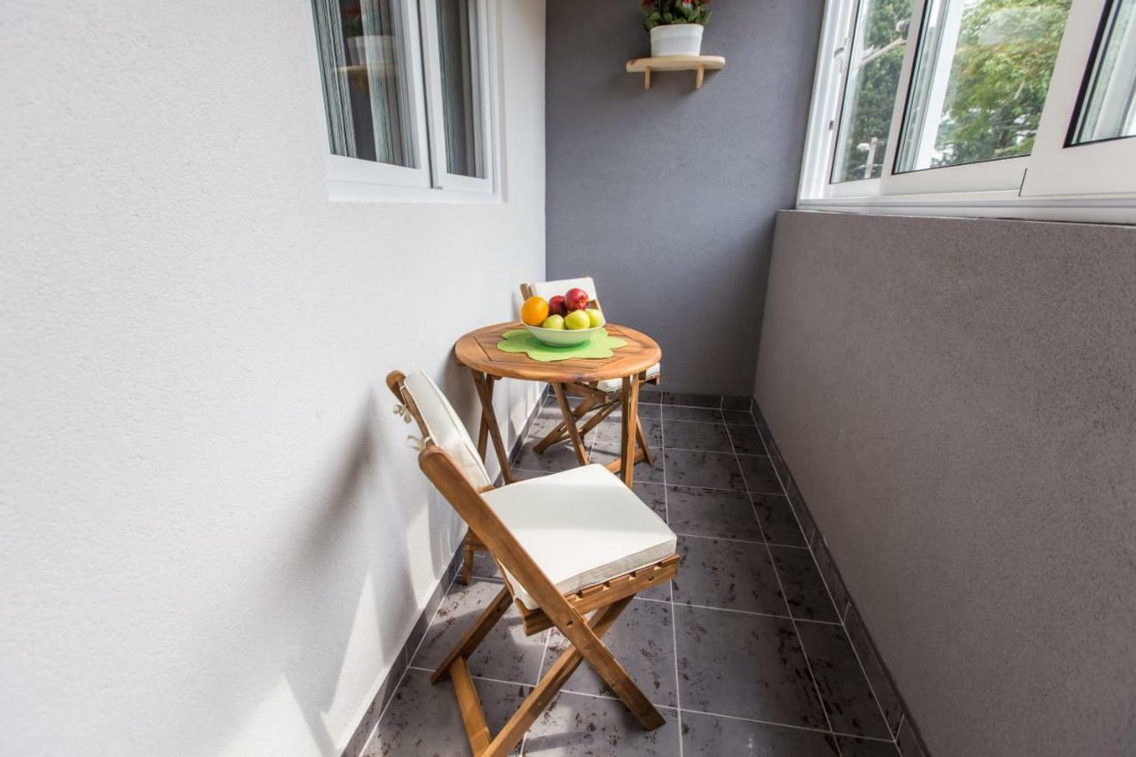Apartment Amelia Pula Exterior photo
